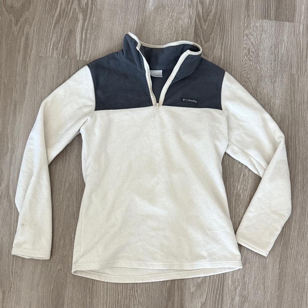 Columbia Women's Cream and Black Cowl Sweater